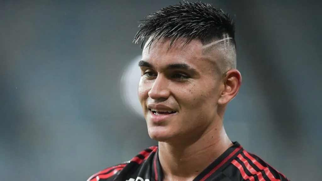 Foto: Thiago Ribeiro/AGIF – Jogador argentino foi a contratação mais cara da história do Flamengo.
