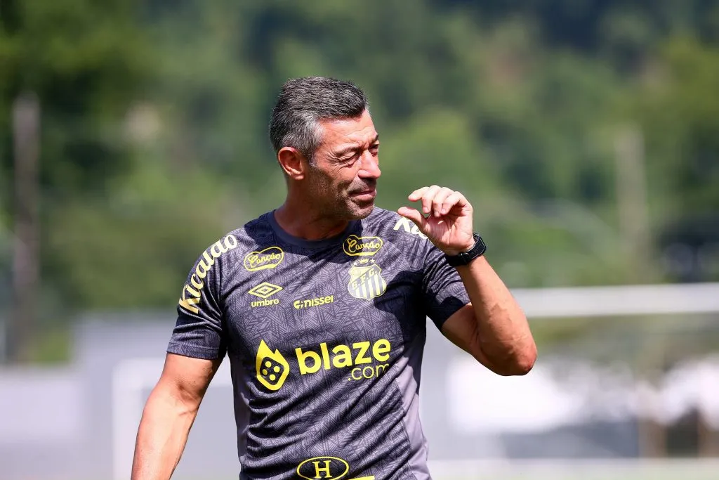Caixinha em treino pelo Peixe. Foto: Mauricio De Souza/AGIF