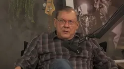 Milton Neves em entrevista ao podcast "Tomando Uma Com" - Foto: Reprodução/YouTube