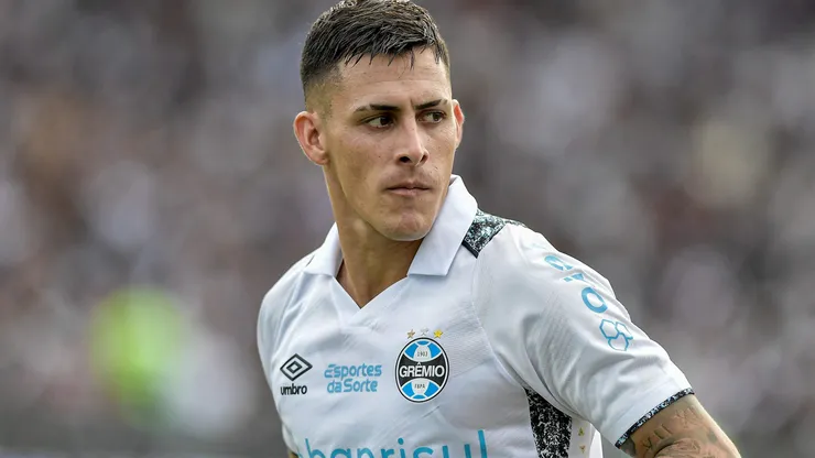 Pavón errou praticamente tudo em Ceará x Grêmio e saiu revoltado após ser substituído no segundo tempo.