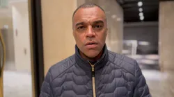 Denílson, ex-jogador e comentarista do Grupo Globo. Foto: Reprodução.