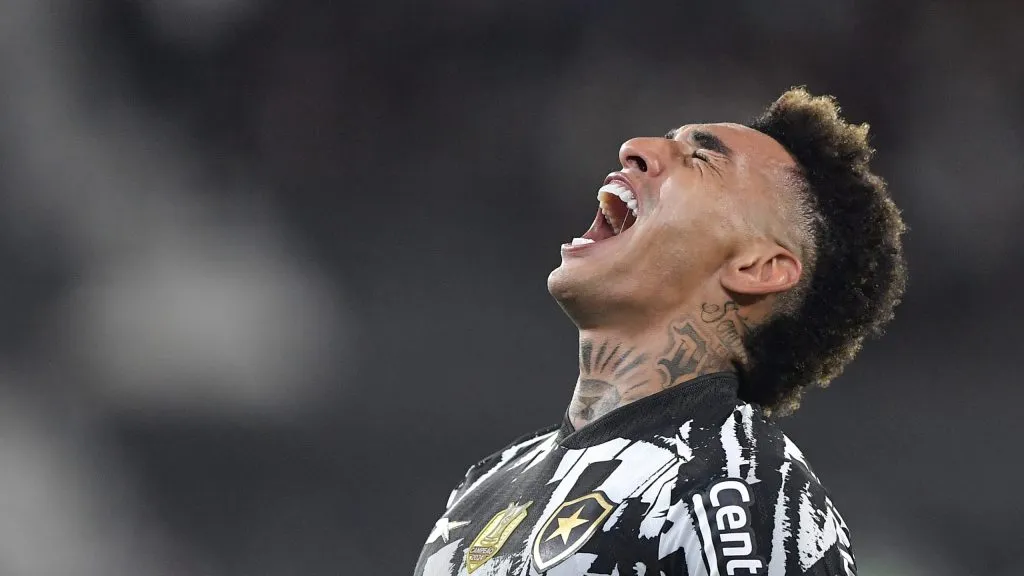 Igor Jesus, atleta do Botafogo, comemora seu gol contra o Juventude, pelo Campeonato Brasileiro. Foto: Thiago Ribeiro/AGIF.