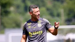 Pedro Caixinha não foi bem no Santos - Foto: Mauricio de Souza/AGIF.