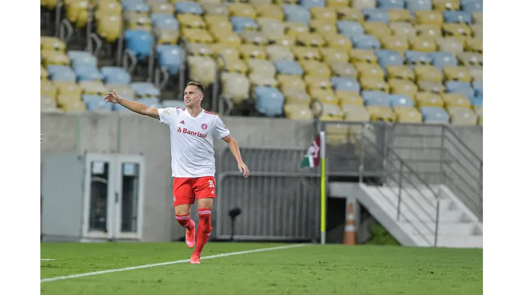 Alexandre Alemão jogador do Internacional comemora seu gol durante partida contra o Fluminense no estádio Maracanã pelo campeonato Brasileiro A 2022. Foto: Thiago Ribeiro/AGIF