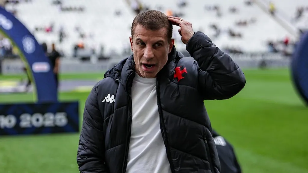 Pedrinho, presidente do Vasco, antes da partida contra o Corinthians, pelo Campeonato Brasileiro. Foto: Fabio Giannelli/AGIF.