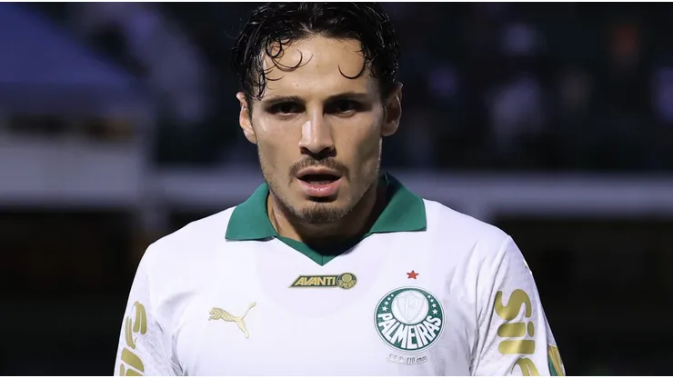 Raphael Veiga durante partida entre Guarani e Palmeiras, no Estádio Brinco de Ouro da Princesa, pelo Campeonato Paulista.