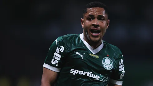 Vitor Roque em partida pelo Palmeiras. Foto: Ettore Chiereguini/AGIF