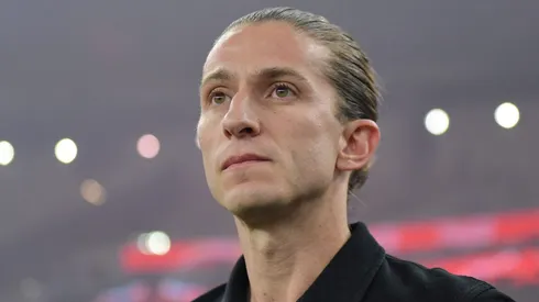 Filipe Luís foi criticado pela torcida por insistir com quatro atacantes no Flamengo