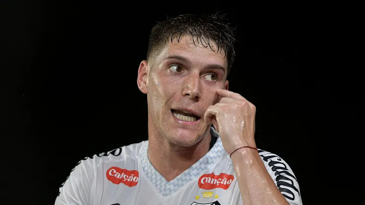 Rollheiser pode perder vaga de titular do Santos contra Internacional