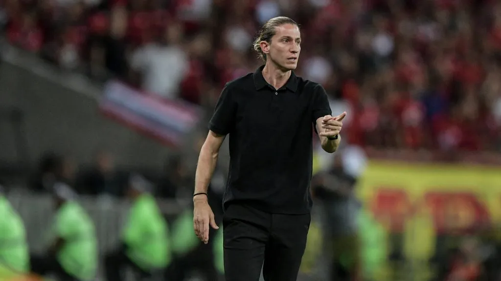 Filipe Luís não perde há 27 jogos pelo Flamengo – Foto: Thiago Ribeiro/AGIF