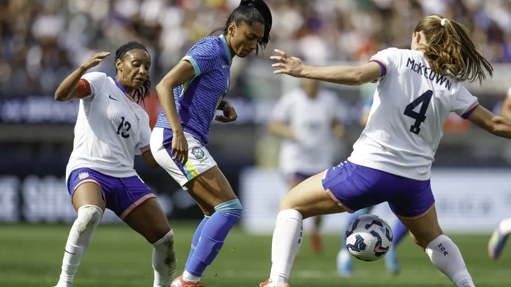 Jogadoras do Brasil e Estados Unidos em amistoso