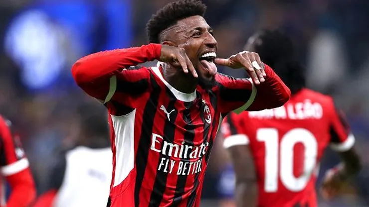 Emerson Royal comemorando gol durante partida entre Inter de Milão e Milan, no Estádio Giuseppe Meazza, pelo Campeonato Italiano. Foto: Marco Luzzani