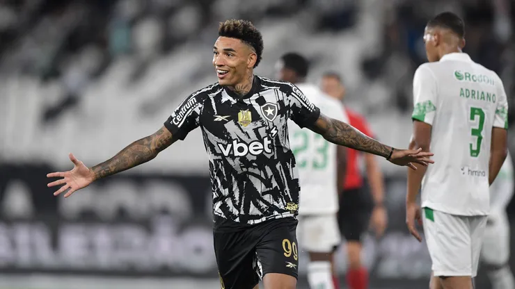 Igor Jesus é um dos principais destaques do Botafogo - Foto: Thiago Ribeiro/AGIF