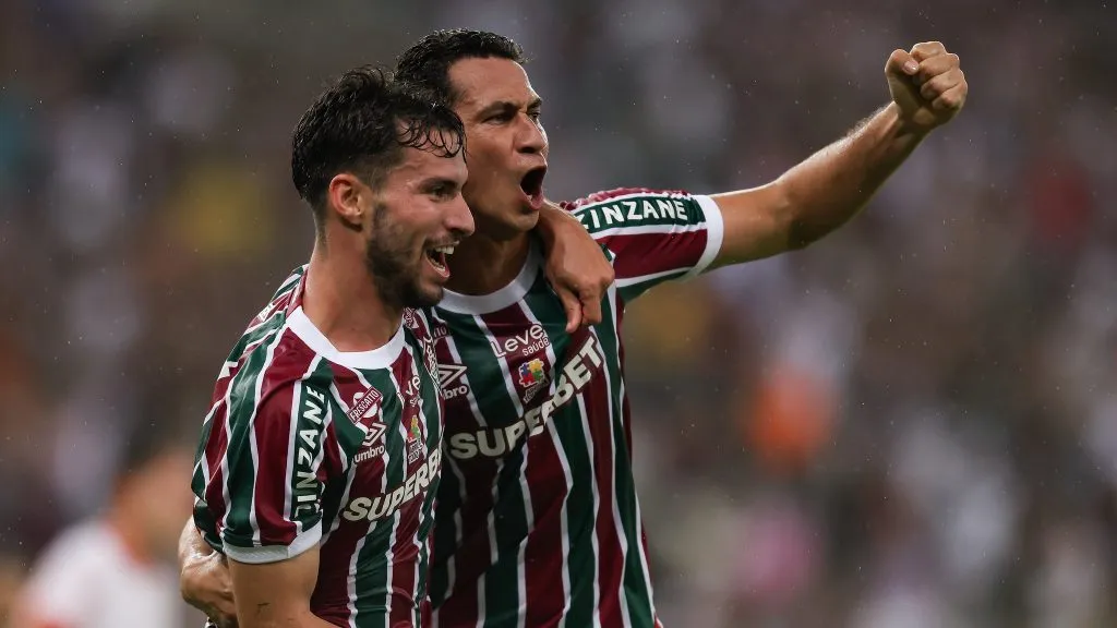 Martinelli comemora seu gol ao lado de Paulo Henrique Ganso. Foto: Marcelo Gonçalves/Fluminense.