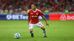 Bernabei em ação com a camisa do Internacional diante do Cruzeiro. Foto: Ricardo Duarte/Internacional.