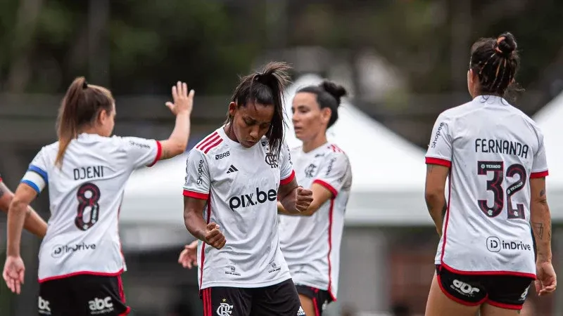 Ju Ferreira na vitória contra o Vasco pela Copa Rio Feminina