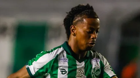 Ênio, atacante do Juventude