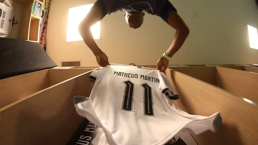 Mancha na parte de trás da camisa do Glorioso. Foto: Vítor Silva/Botafogo.