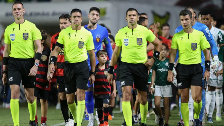 Arbitragem vem sendo contestada após lances polêmicos na segunda rodada do Brasileirão.