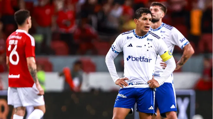 Derrota pesada derrubou o Cruzeiro para a 12ª posição do Brasileirão