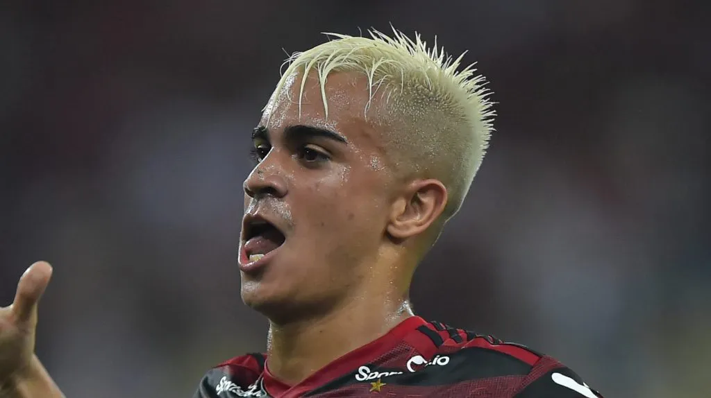 Foto: Thiago Ribeiro/AGIF – Meia-atacante venceu fez 15 jogos no Mengão e venceu uma Libertadores e um Brasileirão.