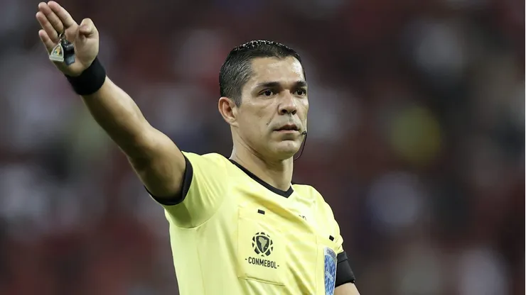 Mario Díaz de Vivar apitará o primeiro jogo do Cruzeiro no Mineirão pela Sul-Americana (Photo by Buda Mendes)