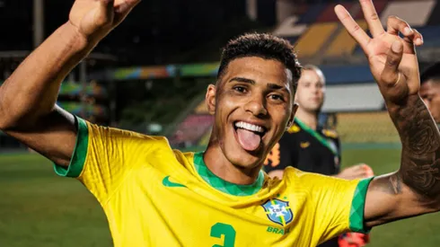 Vinicius Tobias, lateral-direito do Shakhtar Donetsk, pela Seleção Brasileira