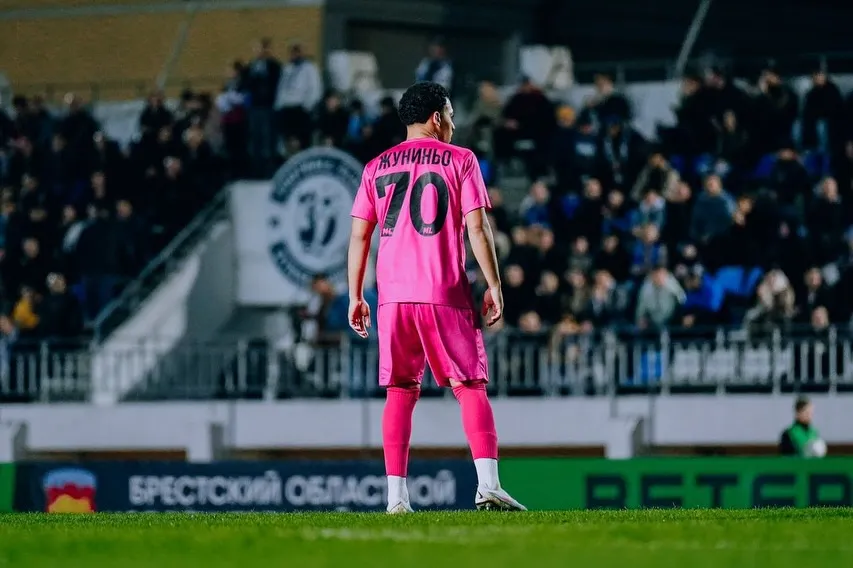 Juninho atuando pelo FC Maxline – Foto: Reprodução/Instagram
