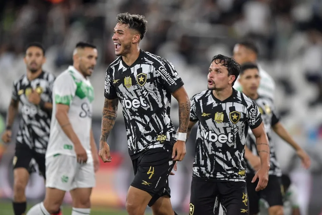 Mateo Ponte jogador do Botafogo comemora seu gol durante partida contra o Juventude – Foto: Thiago Ribeiro/AGIF
