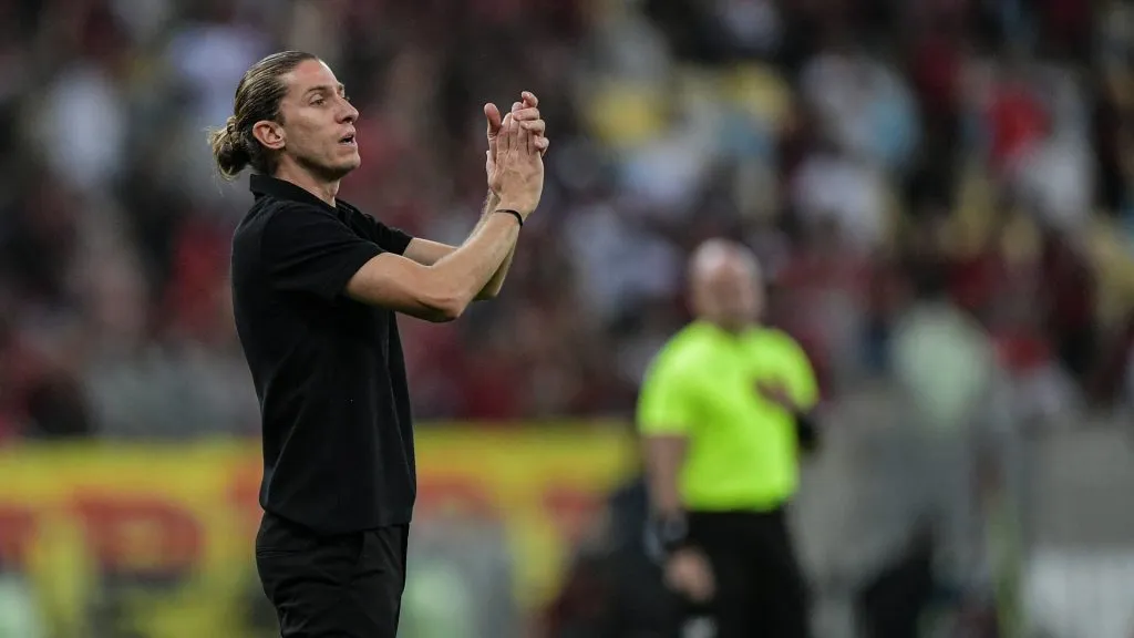 Filipe Luís no Flamengo durante o Campeonato Brasileiro – Foto: Thiago Ribeiro/AGIF