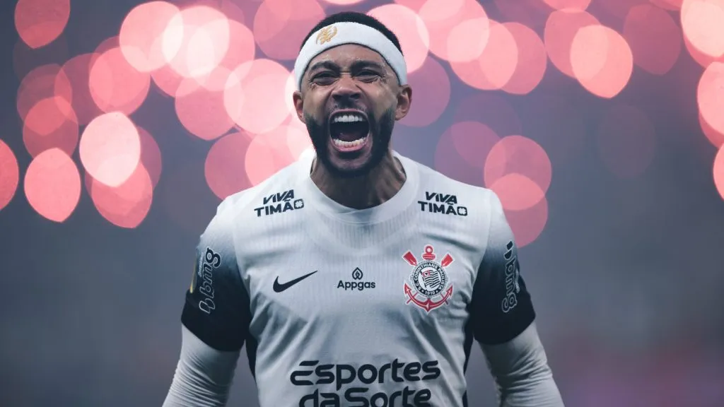 Memphis Depay foi assunto - Foto: Ettore Chiereguini/AGIF.