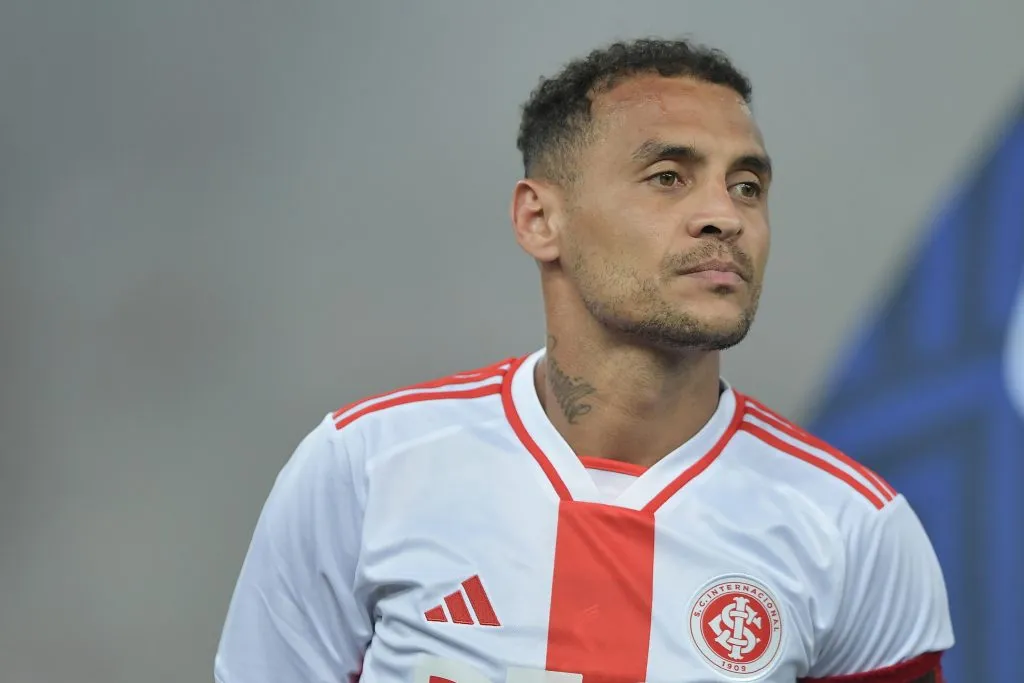 Alan Patrick, meia do Internacional – Foto: Thiago Ribeiro/AGIF