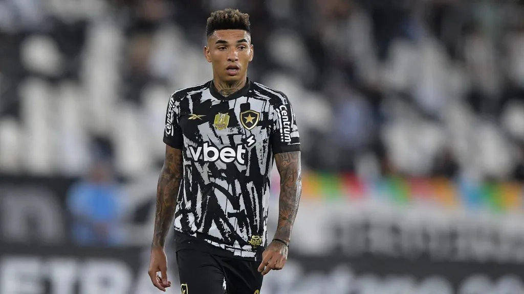 Igor Jesus, suspenso, não enfrenta o Carabobo-VEN. Foto: Thiago Ribeiro/AGIF.