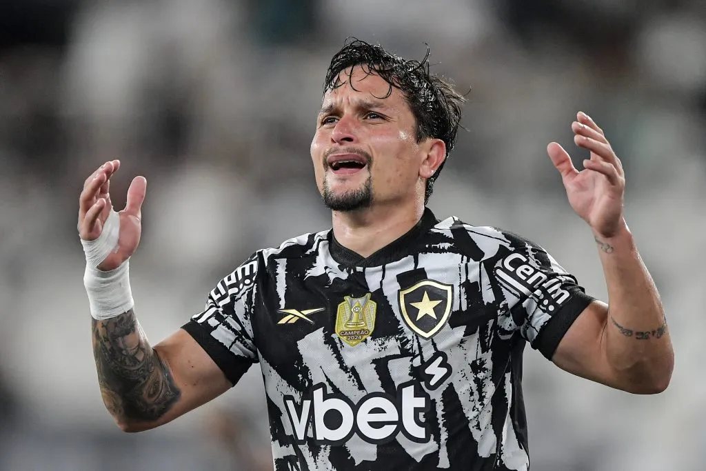 Camisa 7 anotou o seu primeiro gol com a camisa do Glorioso. Foto: Thiago Ribeiro/AGIF