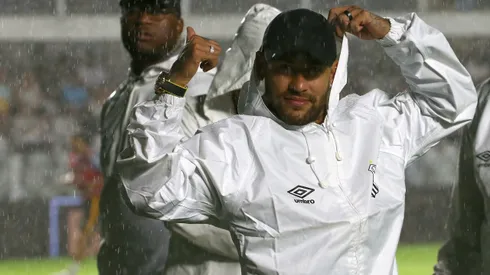 NEYMAR jogador do Santos jogador do Bahia durante partida no estádio Vila Belmiro pelo campeonato Brasileiro A 2025. Foto: Mauricio De Souza/AGIF