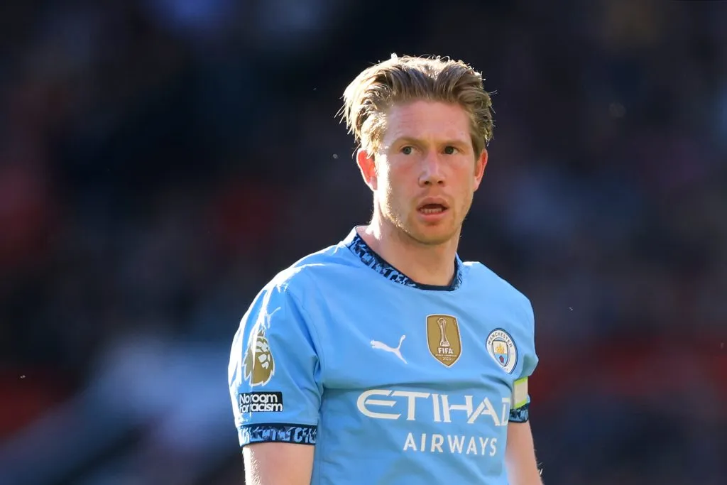MANCHESTER, ENGLAND – APRIL 06: Kevin De Bruyne of Manchester City looks on during the Premier League match between Manchester United FC and Manchester City FC at Old Trafford on April 06, 2025 in Manchester, England. (Photo by Carl Recine/Getty Images)