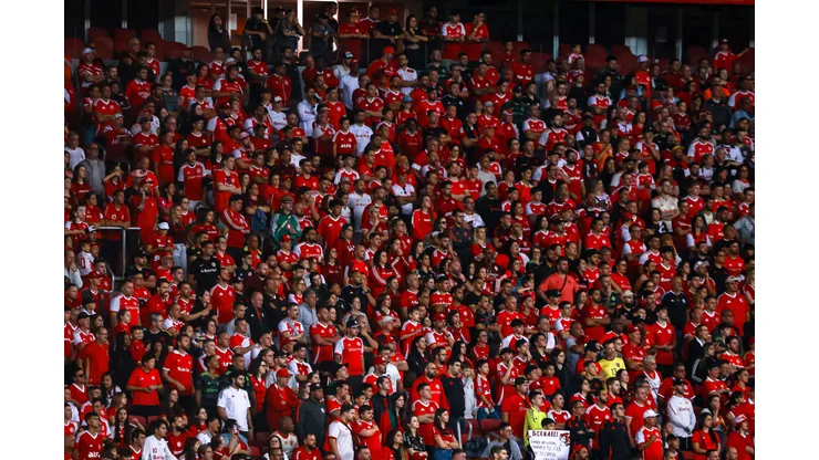 Torcida do Internacional durante partida contra Cruzeiro no estádio Beira-Rio pelo campeonato Brasileiro A 2025. Foto: Maxi Franzoi/AGIF