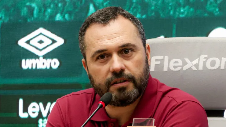 Mário Bittencourt, em entrevista no Fluminense - Foto: Lucas Merçon / Fluminense