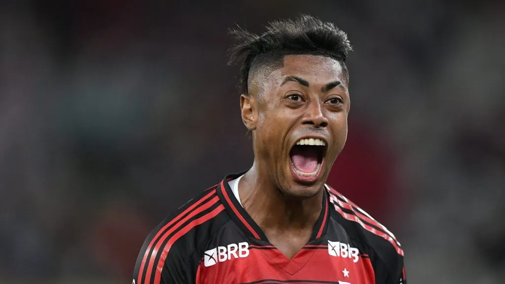 Bruno Henrique celebra tento feito diante do Vasco, no Nilton Santos. Foto: Thiago Ribeiro/AGIF.