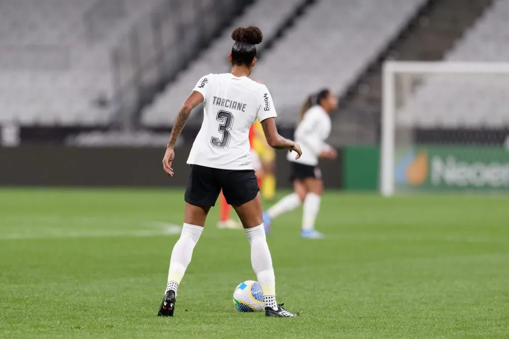 Zagueira Tarciane. Foto: Anderson Romão/AGIF