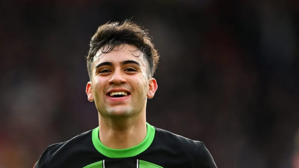 Foto: Clive Mason/Getty Images – Facundo Buonanotte tem 20 anos e atua como meia centralizado ou pelo lado direito do ataque.