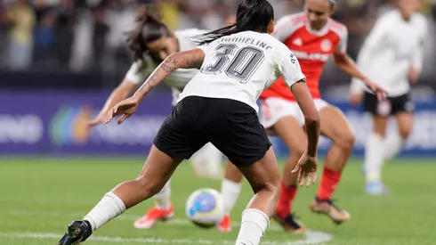 Atacante Jaqueline. Foto: Anderson Romão/AGIF