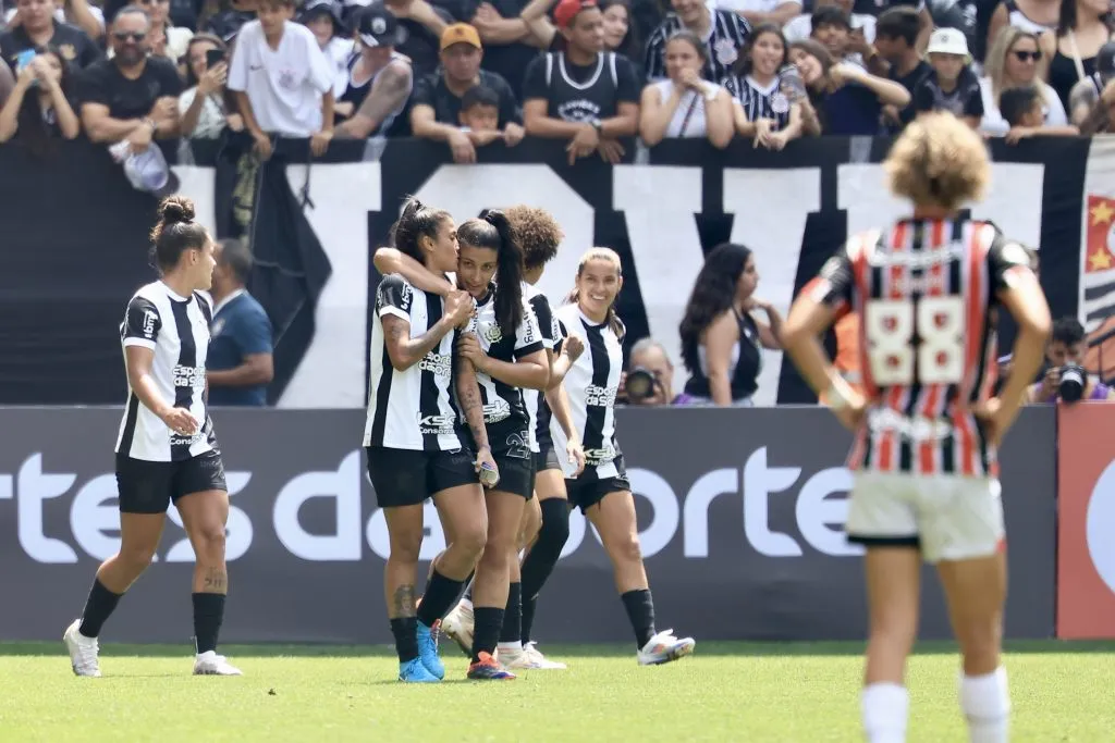 Jogadoras do Corinthians. Foto: Marcello Zambrana/AGIF