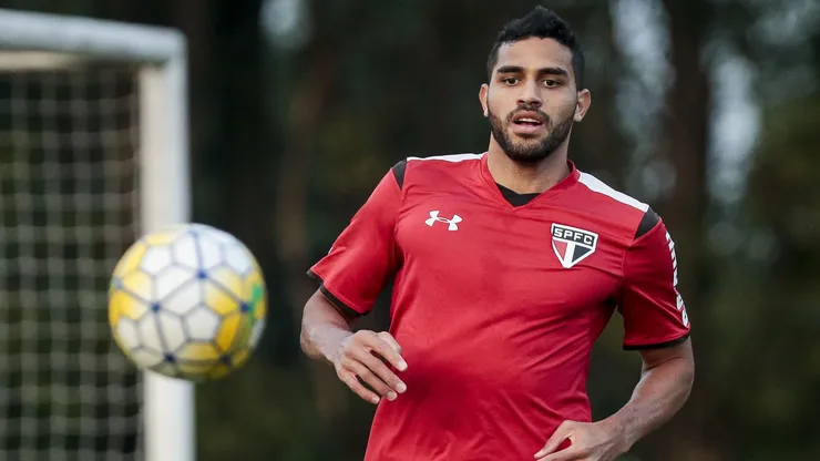 Alan Kardec, ex-jogador do São Paulo durante treino no CT da Barra Funda em 2016