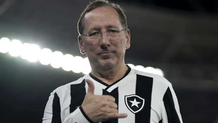 Diretoria do Botafogo teria uma lista com quatro nomes de zagueiros para chegar em 2025.