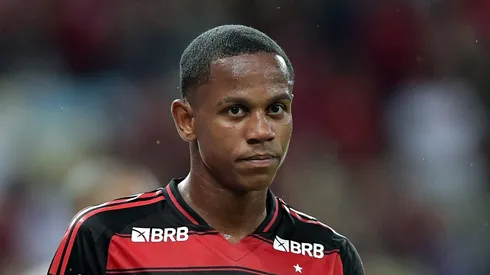 RJ - RIO DE JANEIRO - 30/01/2025 - CARIOCA 2025, FLAMENGO X SAMPAIO CORREA - Wallace Yan jogador do Flamengo durante partida contra o Sampaio Correa no estadio Maracana pelo campeonato Carioca 2025.