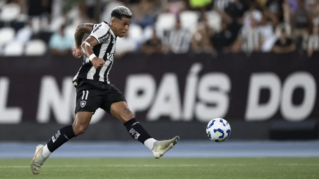 Matheus Martins pelo Botafogo. Foto: Jorge Rodrigues/AGIF