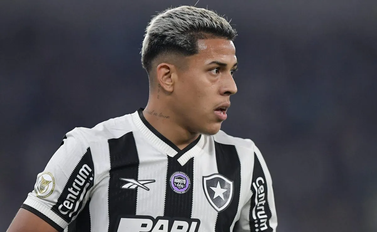Matheus Martins justifica fase de poucos gols do Botafogo