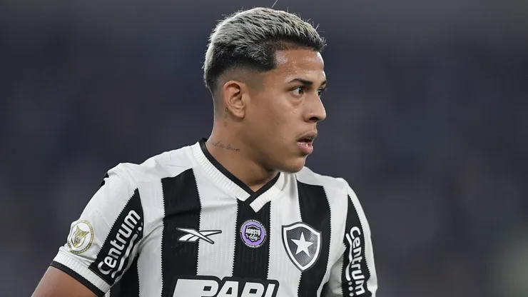 Matheus Martins marca pelo Botafogo. Foto: Thiago Ribeiro/AGIF