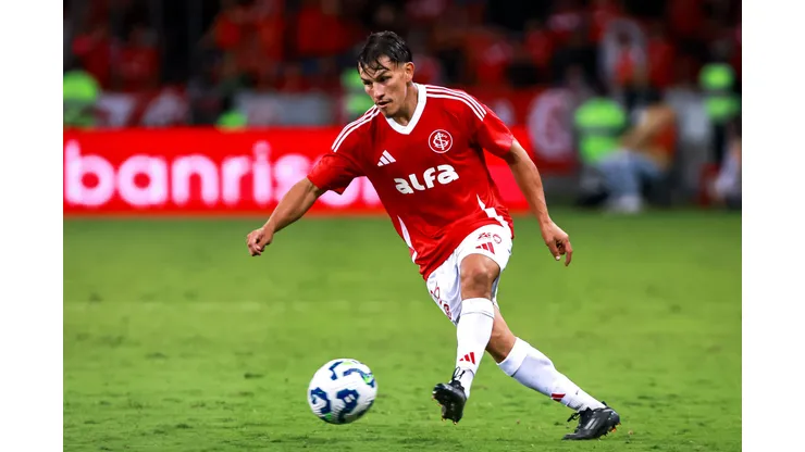 Alexandro Bernabei jogador do Internacional durante partida contra o Cruzeiro no estádio Beira-Rio pelo campeonato Brasileiro A 2025. Foto: Maxi Franzoi/AGIF